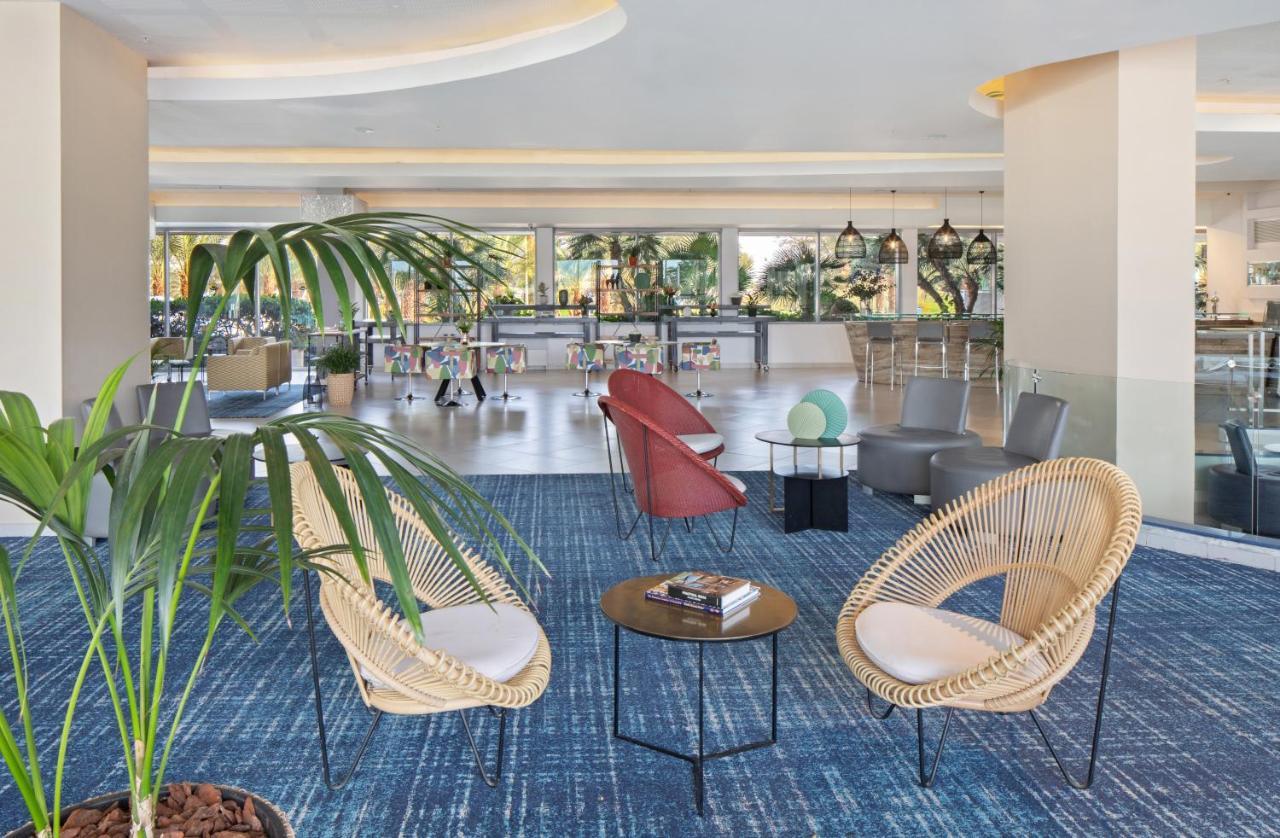 Neptune Eilat By Dan Hotels Bagian luar foto The lounge at the airport