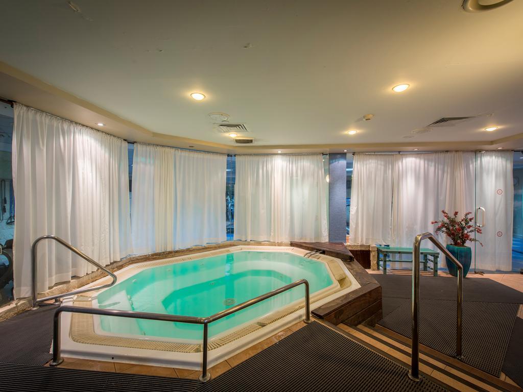 Neptune Eilat By Dan Hotels Bagian luar foto A spa in a hotel